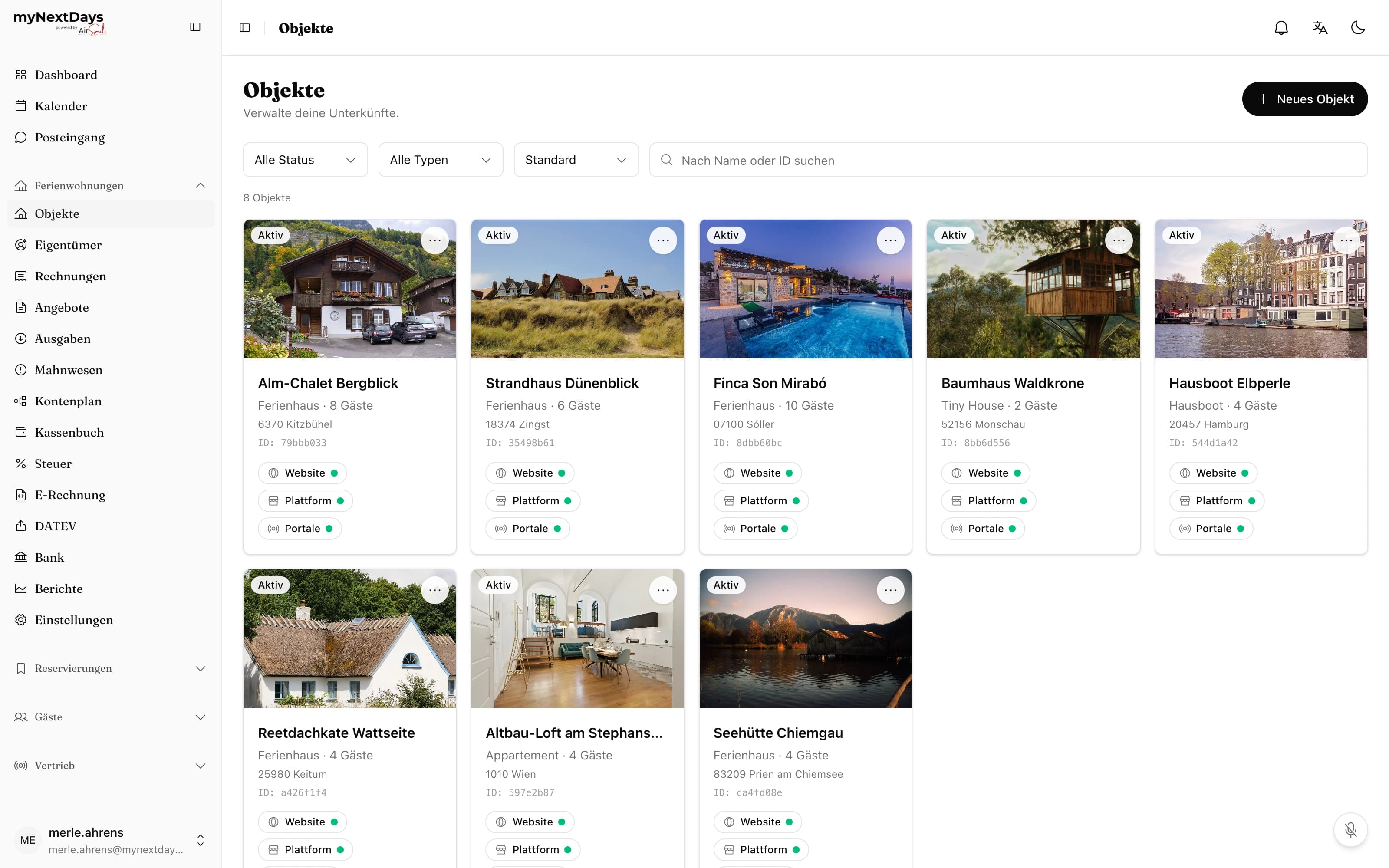 Objektübersicht in myNextDays mit Fotos, Status und Kanal-Sichtbarkeit je Objekt